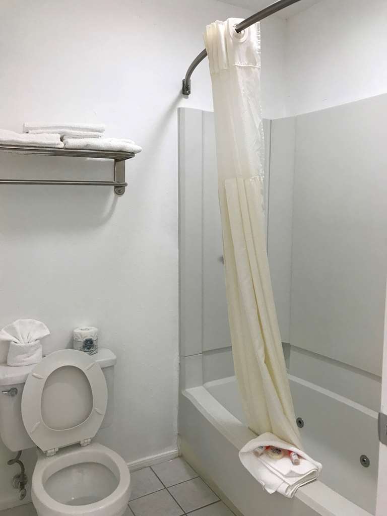 Americas Best Value Inn & Suites Russellville Room photo